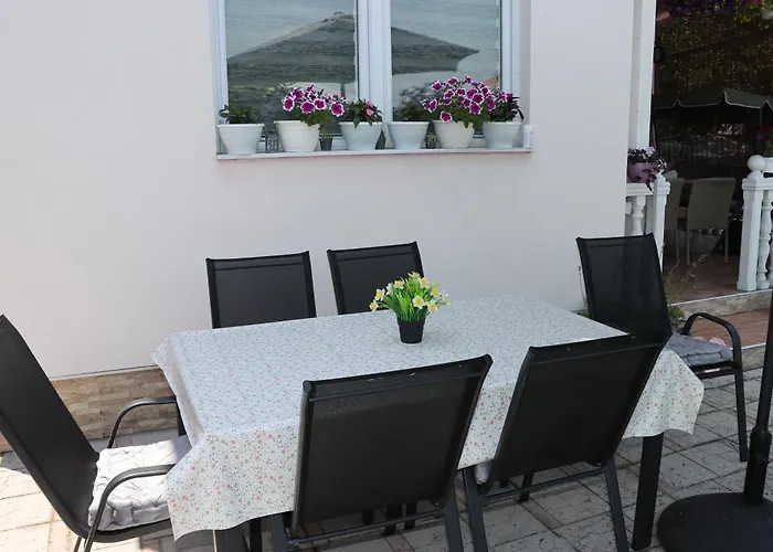 Holiday Home Peaceful Retreat